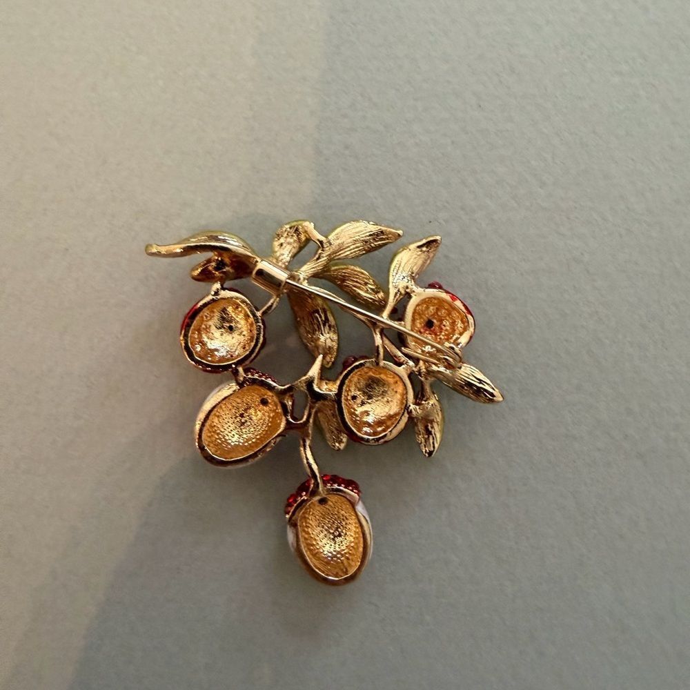 Elegant Red and Gold Berry Brooch A1585 - Picture 3 of 3